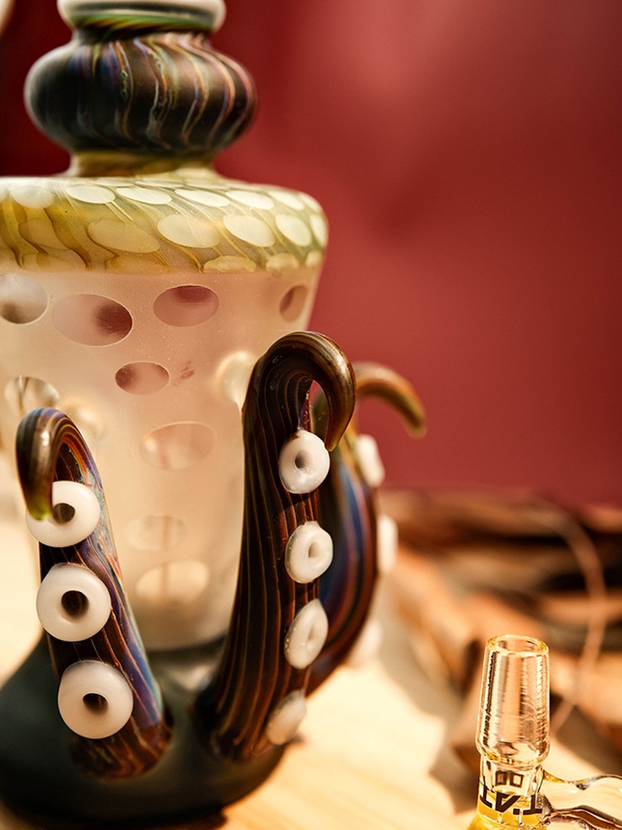 10.5 " Octopus Bong | Frosted Glass, Colors: Purple, 3 image