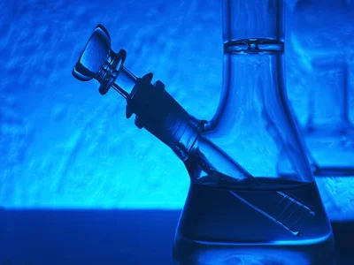 8-water-alternatives-for-bongs-what-else-can-i-put-in-my-bong