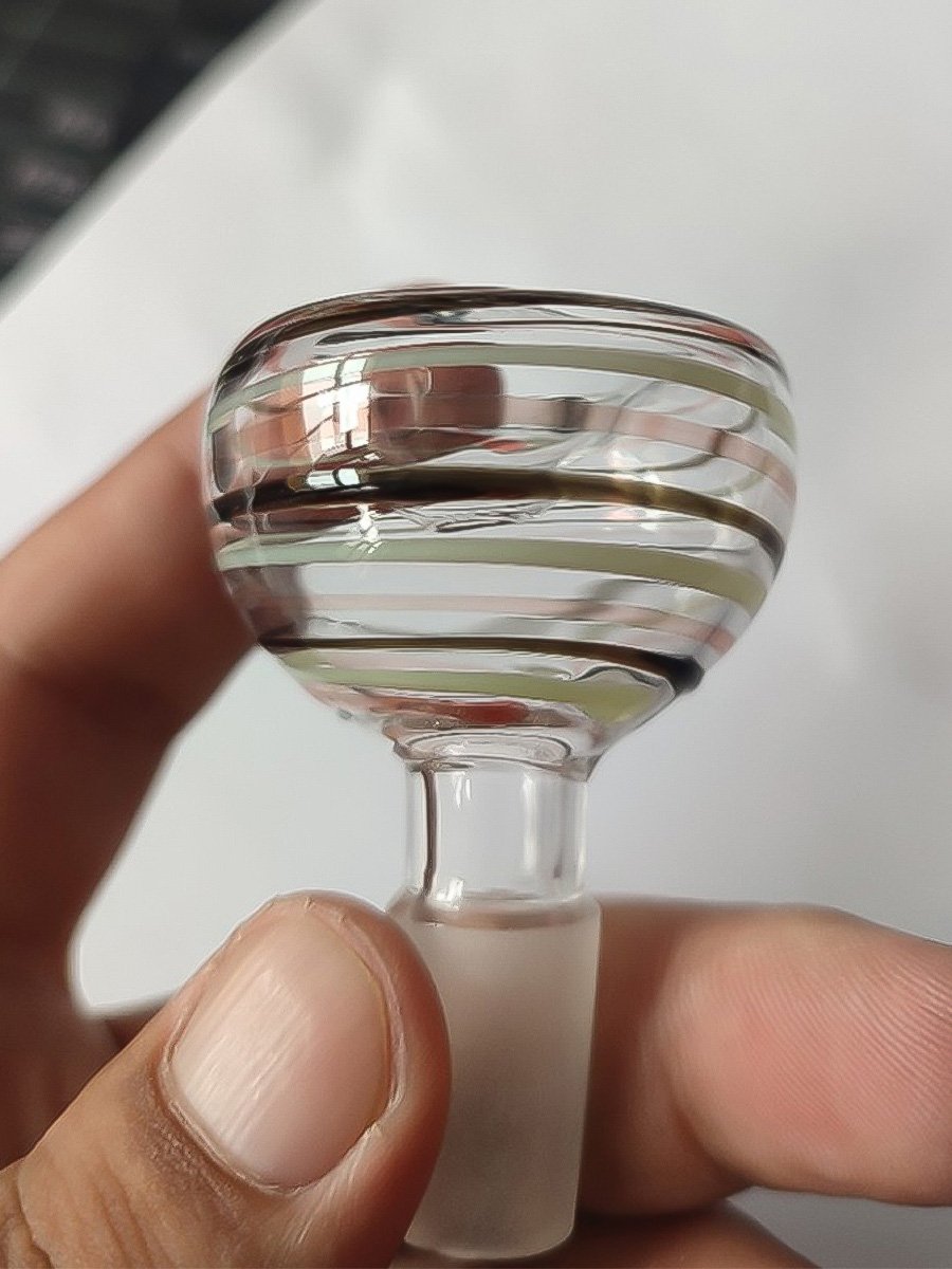 14MM Ribbon Swirl Glass Bong Bowl 14MM Ribbon Swirl Glass Bong Bowl