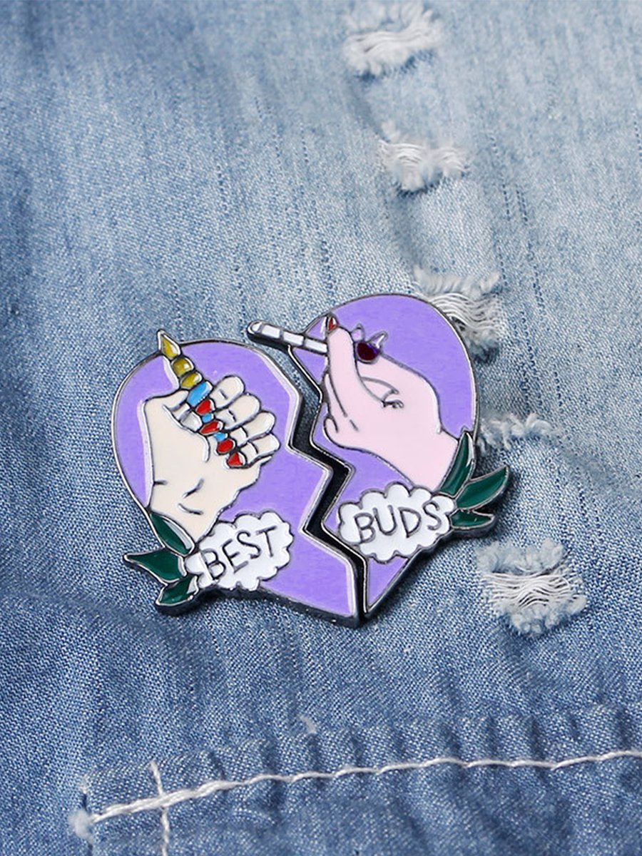 2PCS Heart-Shaped Smoking Accessory Pin Brooch Set2 2PCS Heart-Shaped Smoking Accessory Pin Brooch Set2