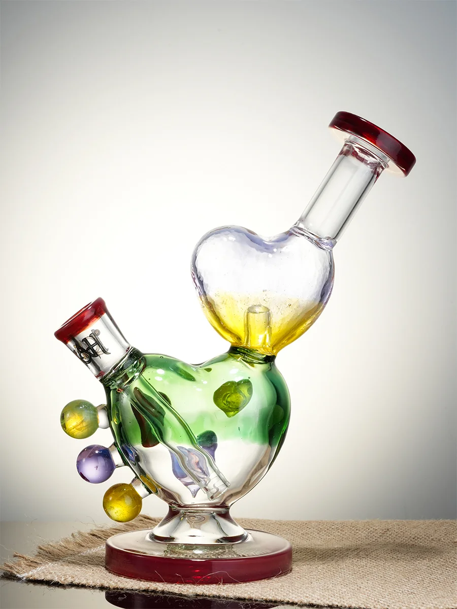 Lookah Rig 8“ Cute Heart-Shaped Glass Dab Rig, Colors: Red Lookah Rig 8“ Cute Heart-Shaped Glass Dab Rig, Colors: Red