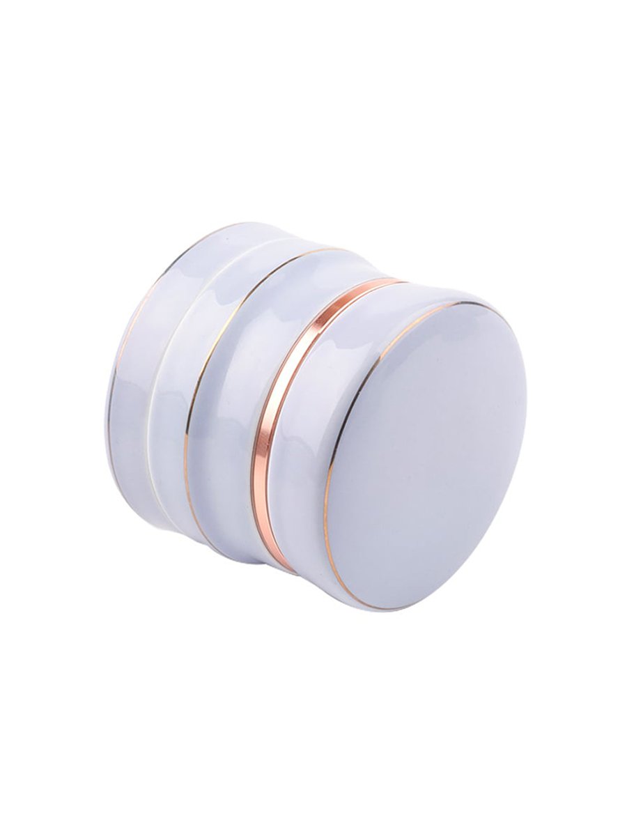 Aluminum Alloy Ceramic Gold-Edged Herb Grinder Aluminum Alloy Ceramic Gold-Edged Herb Grinder