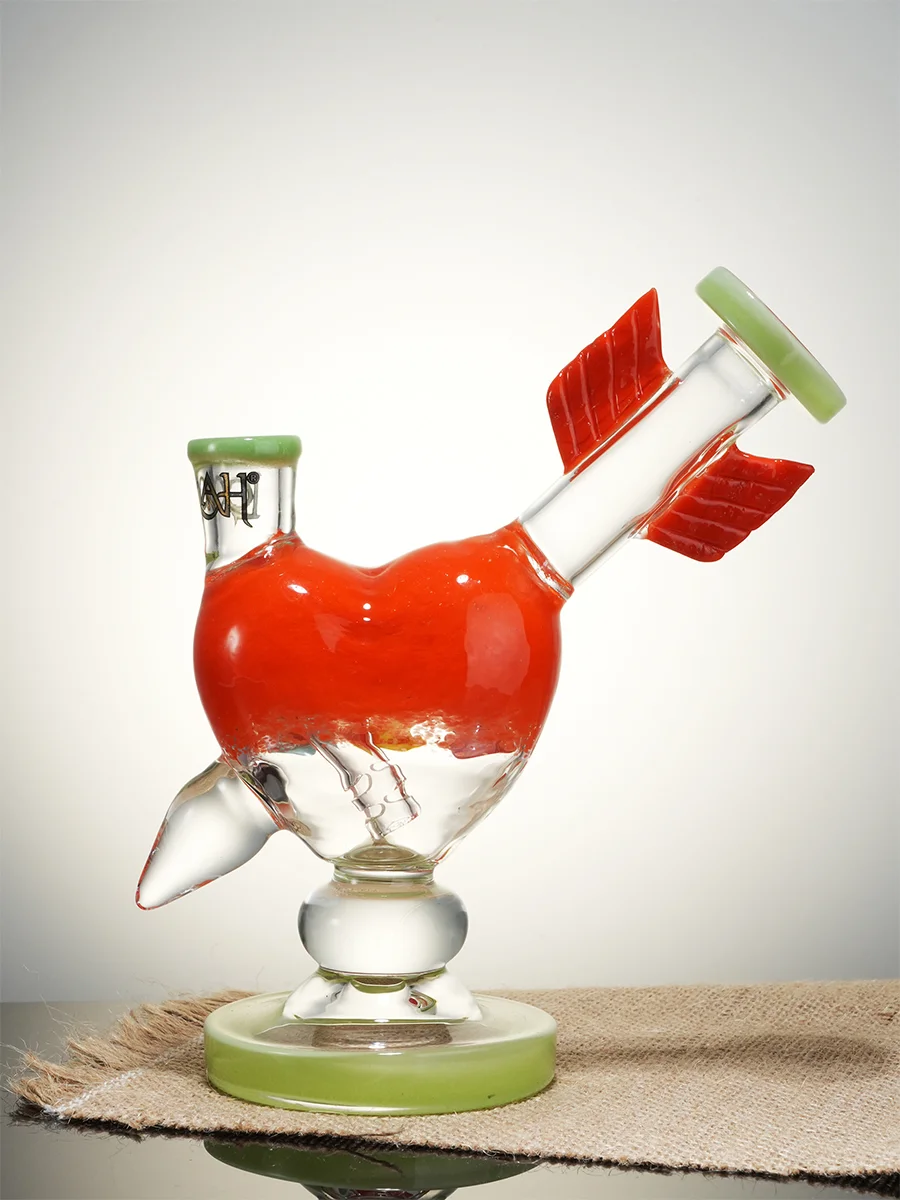 Lookah 7.5" Mini Cute Cupid’s Heart Glass Bong, Colors: Orange Lookah 7.5" Mini Cute Cupid’s Heart Glass Bong, Colors: Orange