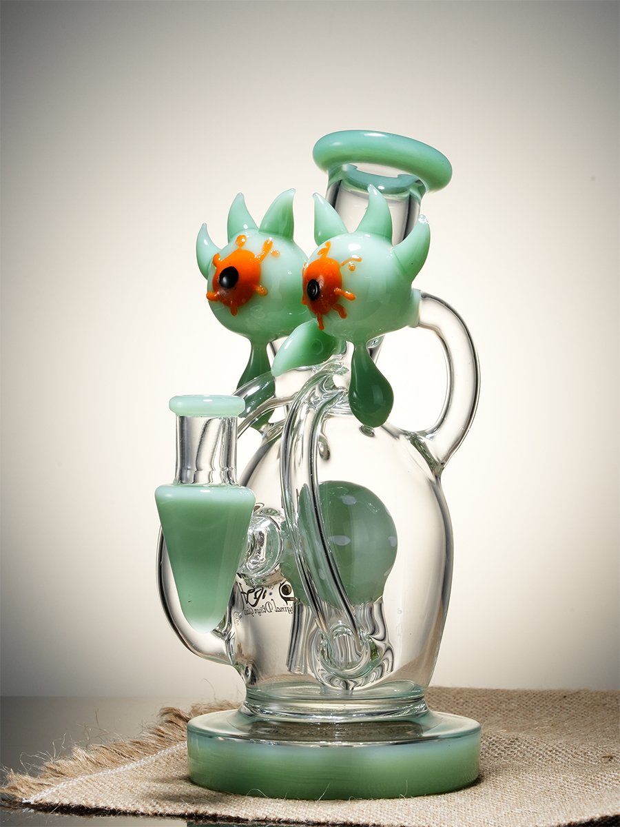 Lookah Bong 8.27 " Cool Recycler Bloodshot Eyes Alien Water Pipe - Green, Colors: Green Lookah Bong 8.27 " Cool Recycler Bloodshot Eyes Alien Water Pipe - Green, Colors: Green