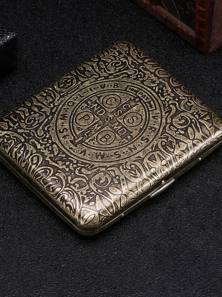 Men's Cigarette Case  (Holds 20 cigarettes), Attribute: Don grass, 2 image Men's Cigarette Case  (Holds 20 cigarettes), Attribute: Don grass, 2 image