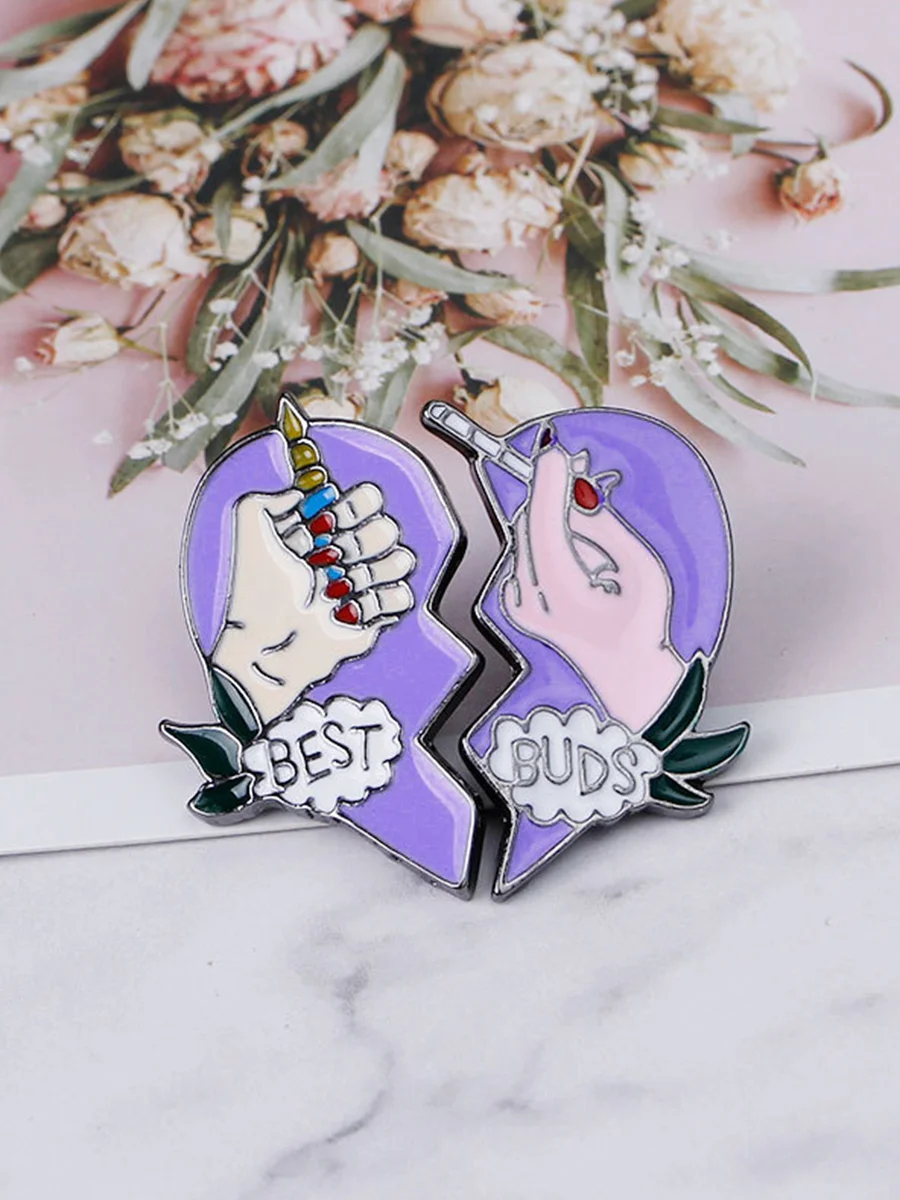 2PCS Heart-Shaped Smoking Accessory Pin Brooch Set4 2PCS Heart-Shaped Smoking Accessory Pin Brooch Set4