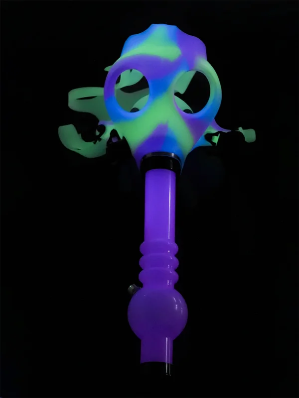 Classic Glow-in-the-Dark Transfer Silicone Gas Mask Bong Classic Glow-in-the-Dark Transfer Silicone Gas Mask Bong